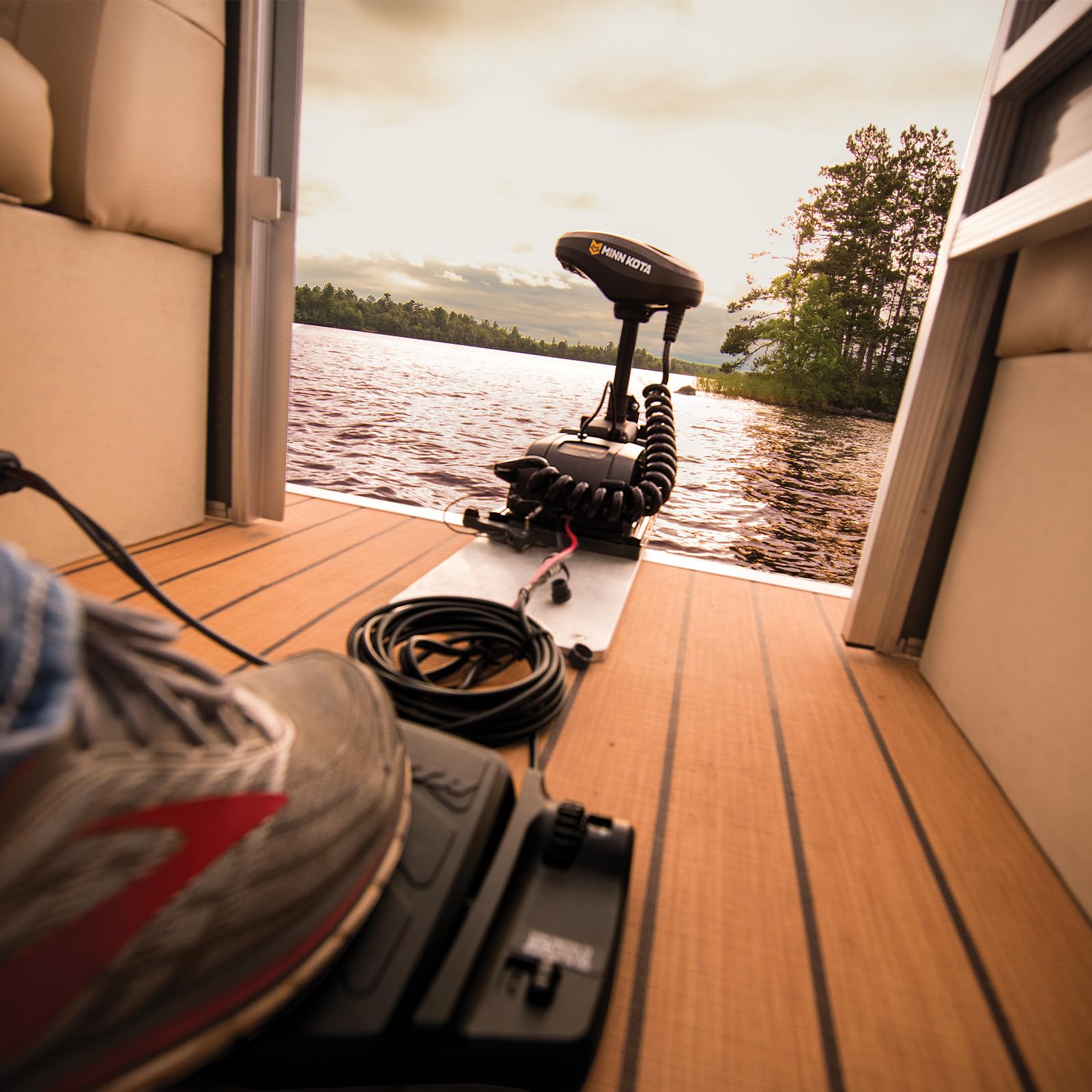 Minn Kota PowerDrive™ Bow-Mount Trolling Motor with GPS, Dual Spectrum CHIRP, 55 lb Thrust, 54″ Shaft - Image 8