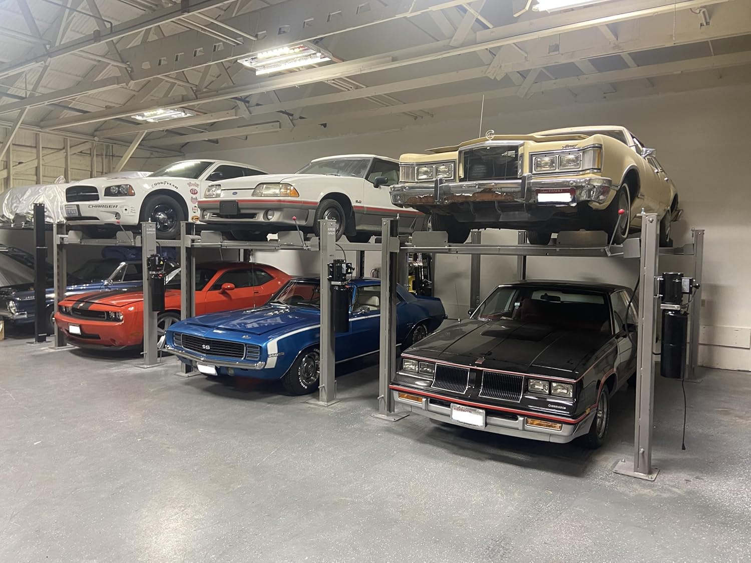 TRIUMPH NSS-8 8000 lbs / 3,628 kg 4 Post Car Lift – Heavy Duty Storage & Service Auto Hoist for Cars and Trucks - Image 8